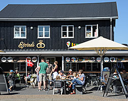 Hyggelige cafer ved havnen i Hvide Sande