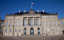 Das Azeton mit dem Benzin zu mischen