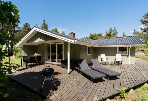 Charmantes Holzsommerhaus mit Sauna und schöner Terrasse
