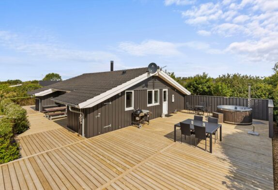 Ferienhaus in Bork Havn in ruhiger Randlage mit Sauna, Whirlpool & Kamin