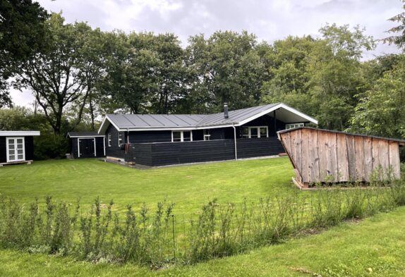 Charmerende sommerhus med spa og sauna i Bork Havn