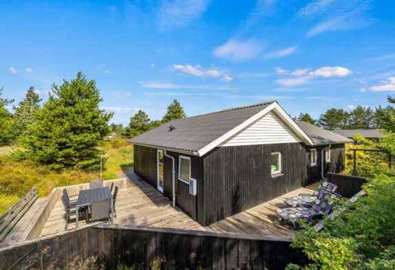 Gemütliches Sommerhaus mit Sauna in Henne Strand