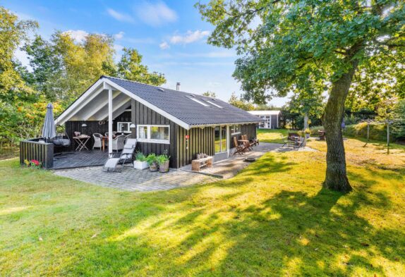 Schönes, gepflegtes Sommerhaus mit Sauna & Spa für 5 Personen