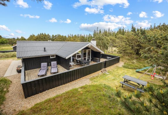 Hyggeligt sommerhus til 6 personer med sauna og lukket terrasse