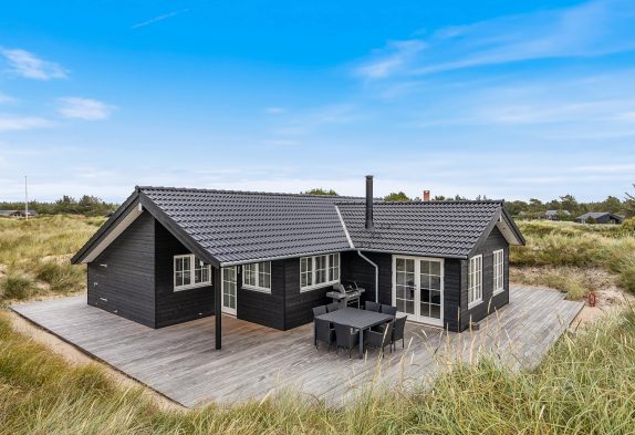 Schönes Ferienhaus in Vejers Strand mit Kamin und guter Einrichtung