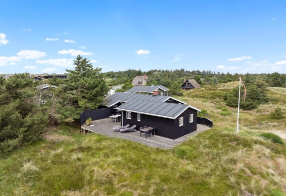 Strandnahes Ferienhaus für 6 Gäste mit Kamin in Vejers