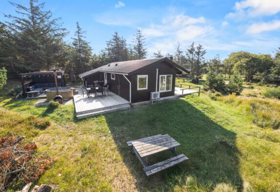 Schönes Ferienhaus mit Kaminofen in idyllischer Umgebung