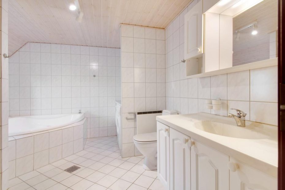 Wellness sommerhus med sauna, spa og 2 badeværelser 2 badeværelser