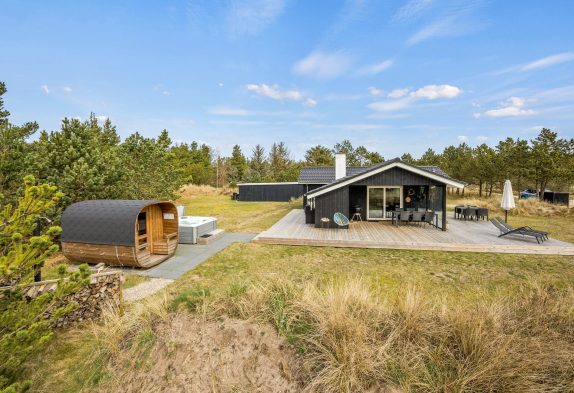 Tolles Ferienhaus in Blåvand mit Außenwhirlpool und Außensauna