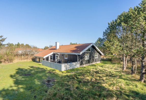 Schönes Ferienhaus für 10 Personen mit Whirlpool in Blåvand
