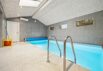 Moderne aktivitetshus til 10 personer med pool og udespa (billede 2)