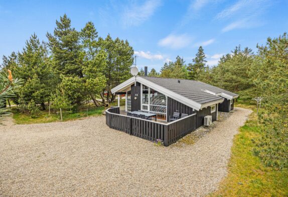 Skønt sommerhus med spa og sauna til 8 personer i Blåvand