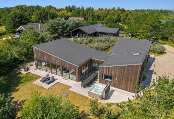 Luksusferiehus med spabad, sauna og aktivitetsrum