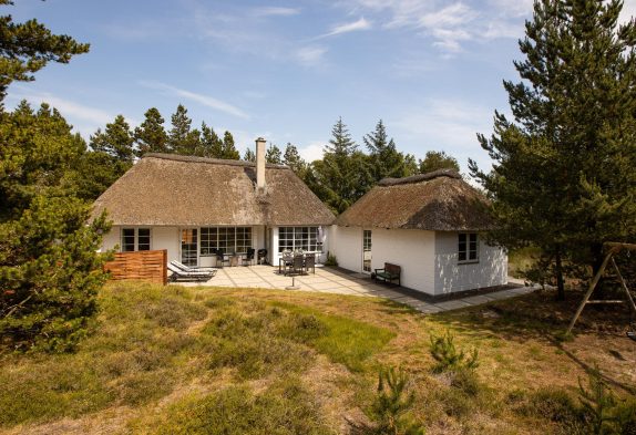Hyggeliges Reetdachhaus mit Sauna und Terrasse