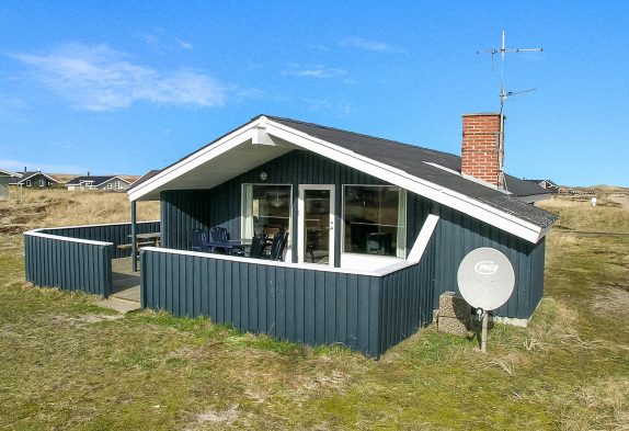 Ferienhaus mit Kaminofen in Bjerregård