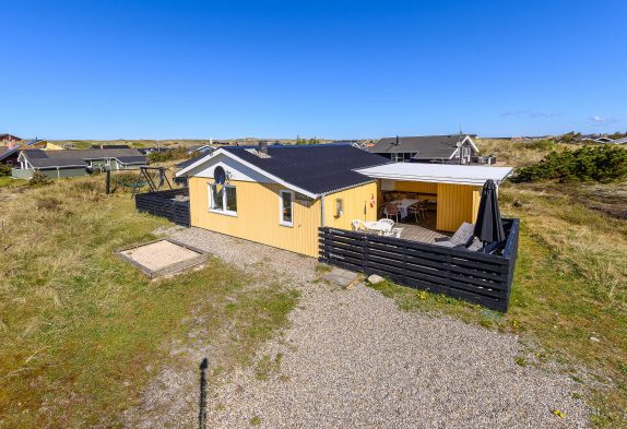 Sommerhus i Bjerregård til 6 personer, kun 500 meter fra havet