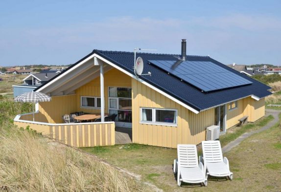 Gepflegtes Ferienhaus mit Whirlpool in Dänemark