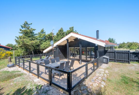 Gemütliches Ferienhaus mit Kamin für 6 Personen in Bjerregård