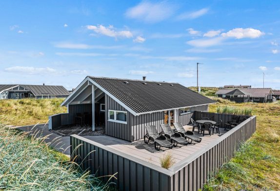 Sommerhus med spa og sauna i Bjerregård kun 100 meter fra havet