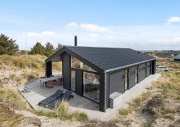 Schönes und strandnahes Ferienhaus mit überdachter Terrasse. Kat. nr.:  D3540, Baunebjergvej 43;