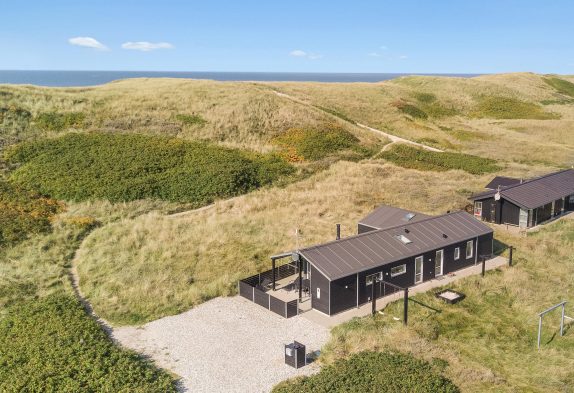 Qulitätshaus mit Aktivitätsraum und geschlossener Terrasse