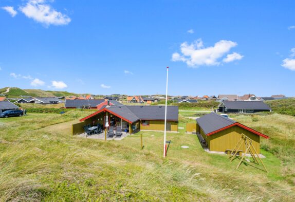 Gemütliches, strandnahes Ferienhaus mit Sauna in Årgab