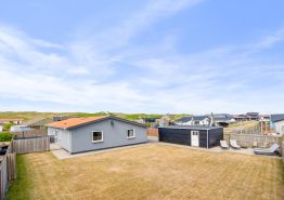 Flot, renoveret sommerhus i Hvide Sande kun 150 meter fra havet. Kat. nr.:  F4257, Stormgade 45;