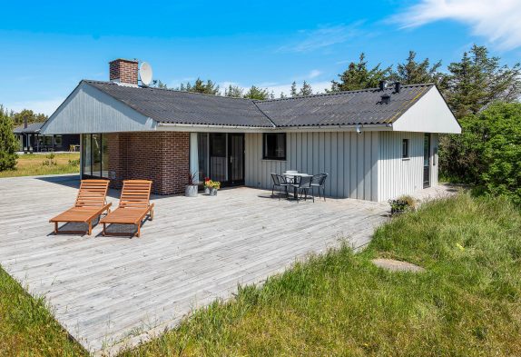 Sommerhaus mit riesiger Terrasse in Klegod für 4 Personen