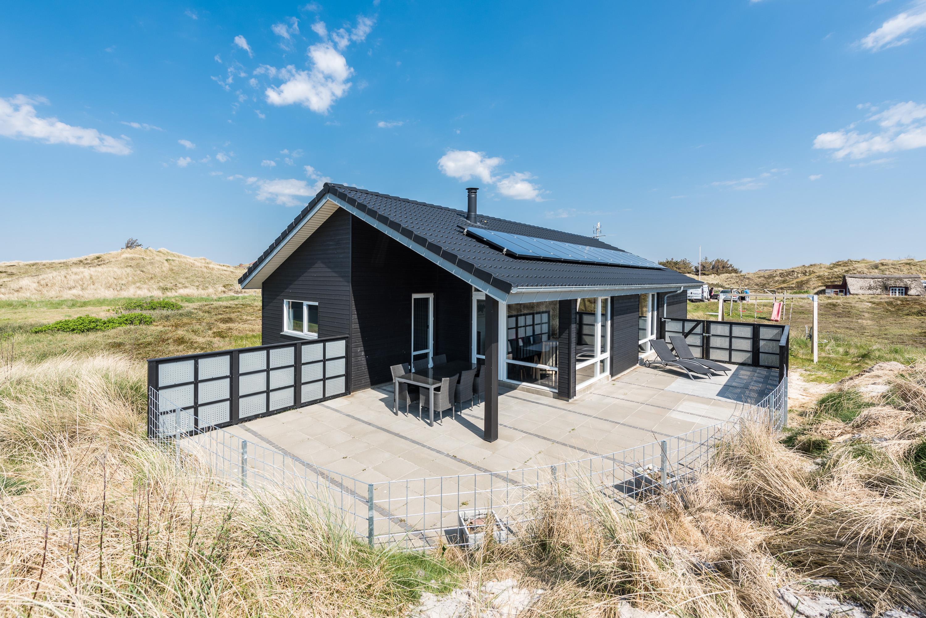 Feriehus med lukket terrasse og kort vej til stranden esmark ...