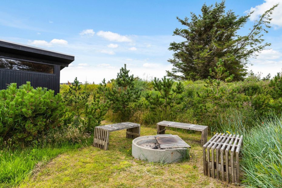 Stylisches Ferienhaus mit Feuerstelle, nur 400 Meter bis zum Strand