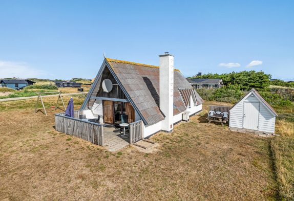 Charmerende feriehus ved Vesterhavet med sauna og hunde tilladt