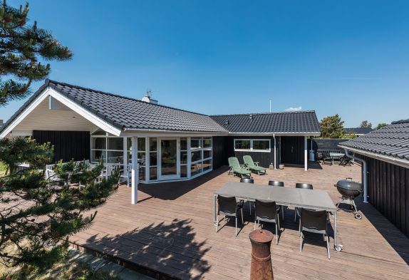 Kvalitetshus med skøn terrasse og god spa i Søndervig