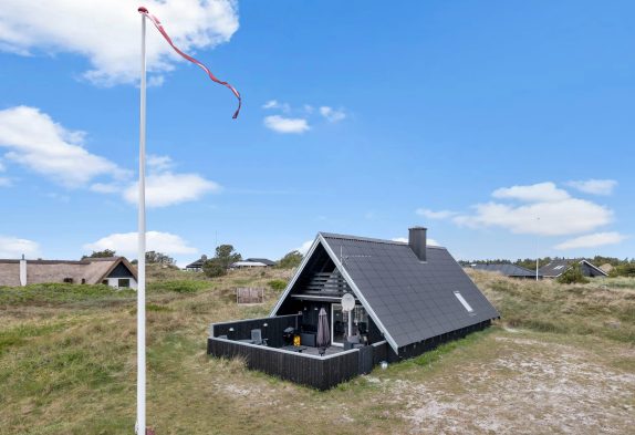 Hyggeligt feriehus i Søndervig med brændeovn og 2 hunde tilladt