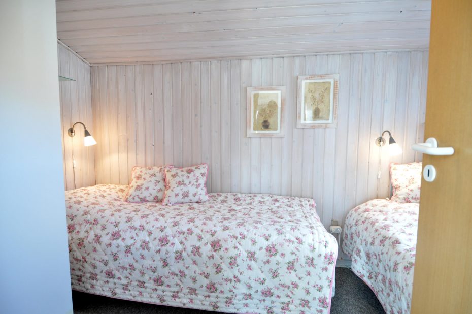 Velholdt sommerhus med hyggelig udestue Køkken designa