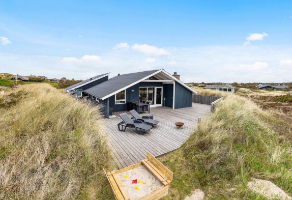 Wunderschönes, strandnahes Ferienhaus mit großer Terrasse