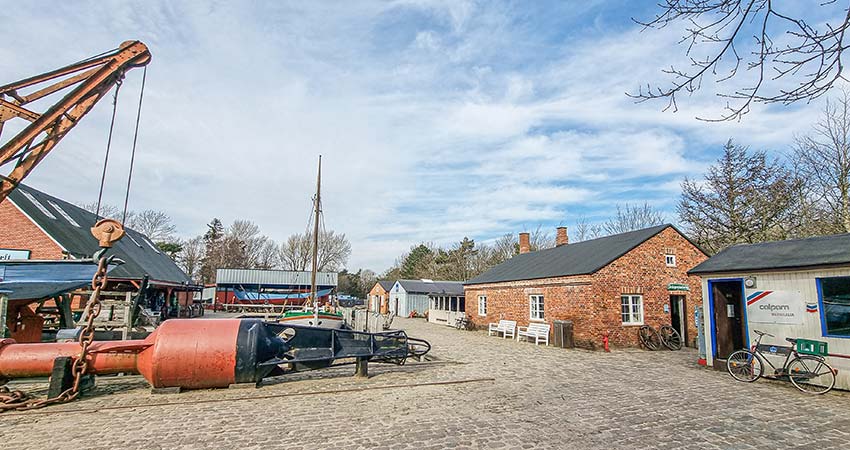 Friluftsmuseum med et lille havneområde
