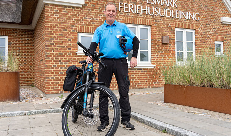 De første servicefolk hos Esmark på elcykel