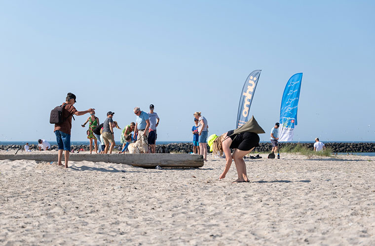 Strandrensning med Esmark og Omhu