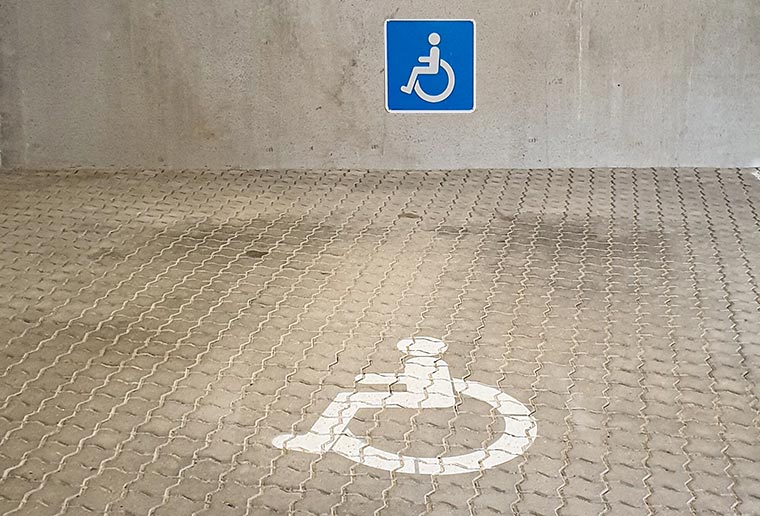 Behindertenparkplatz Dänemark Beschilderung