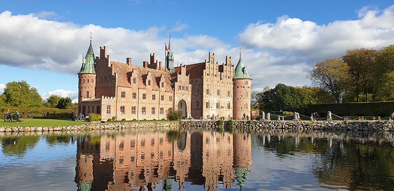 Halloween auf Egeskov Schloss in Dänemark